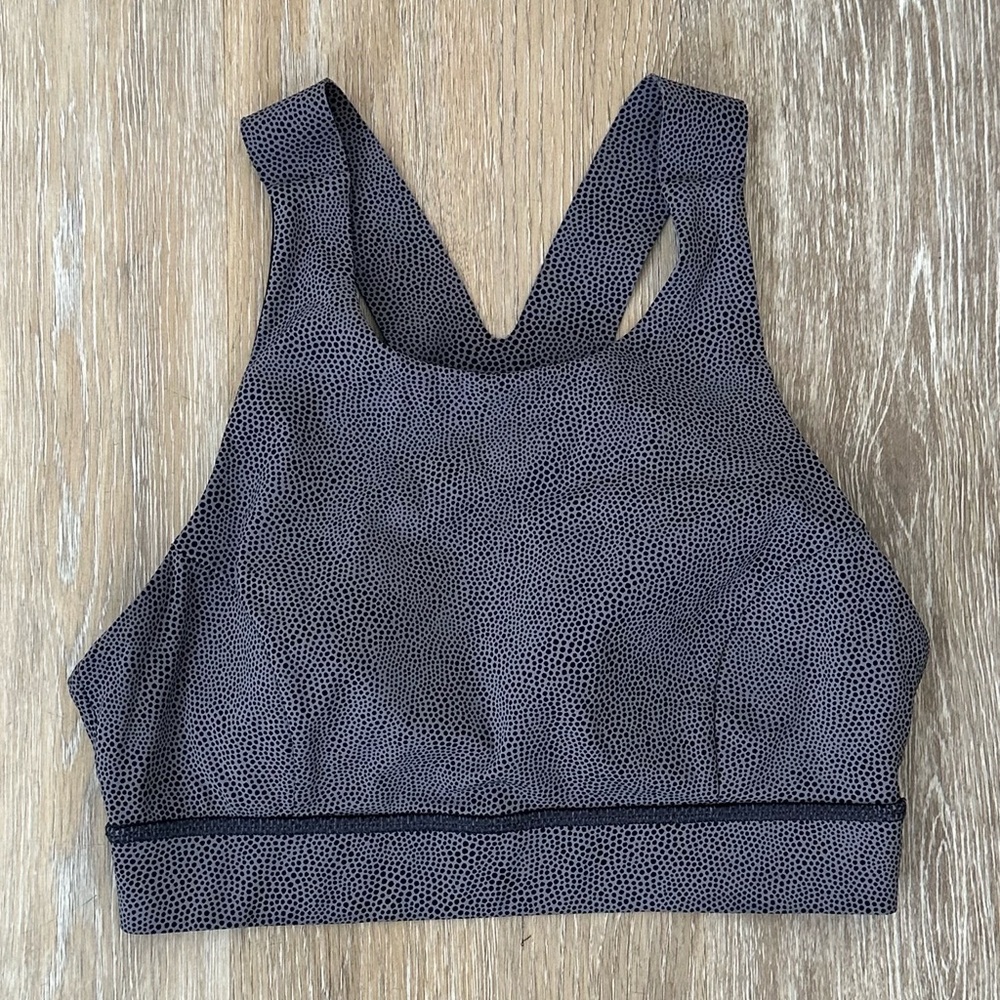 Lululemon High-neck sports bra
